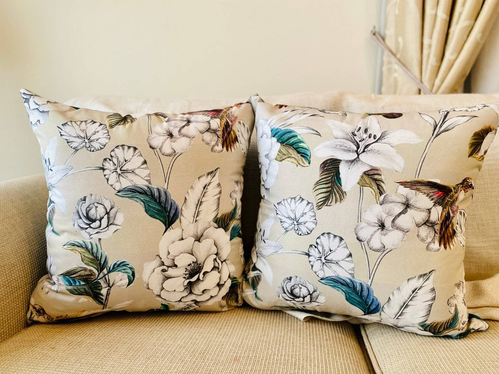 
                      
                        Handmade Flower Botanical Design Teal Velvet Cushion: Unique Elegance for Your Home -
                      
                    